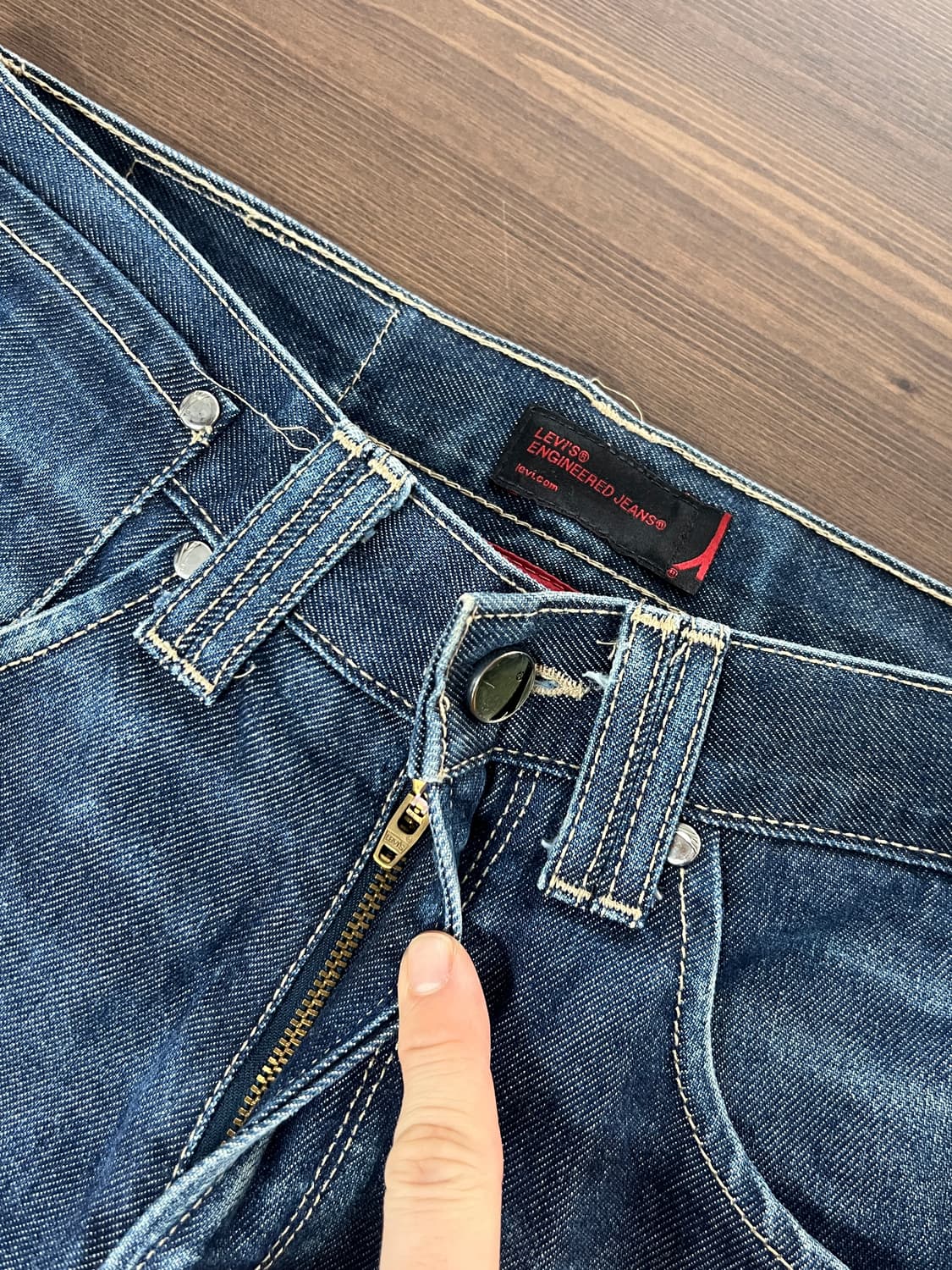 Levis 리바이스 엔지니어드 나팔핏 부츠컷 데님 팬츠 상품이미지4