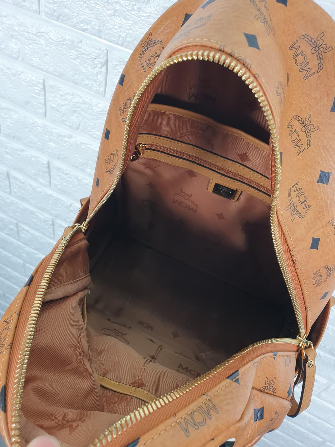 MCM 스타크 미디엄 백팩(MWT5STU04) 상품이미지9