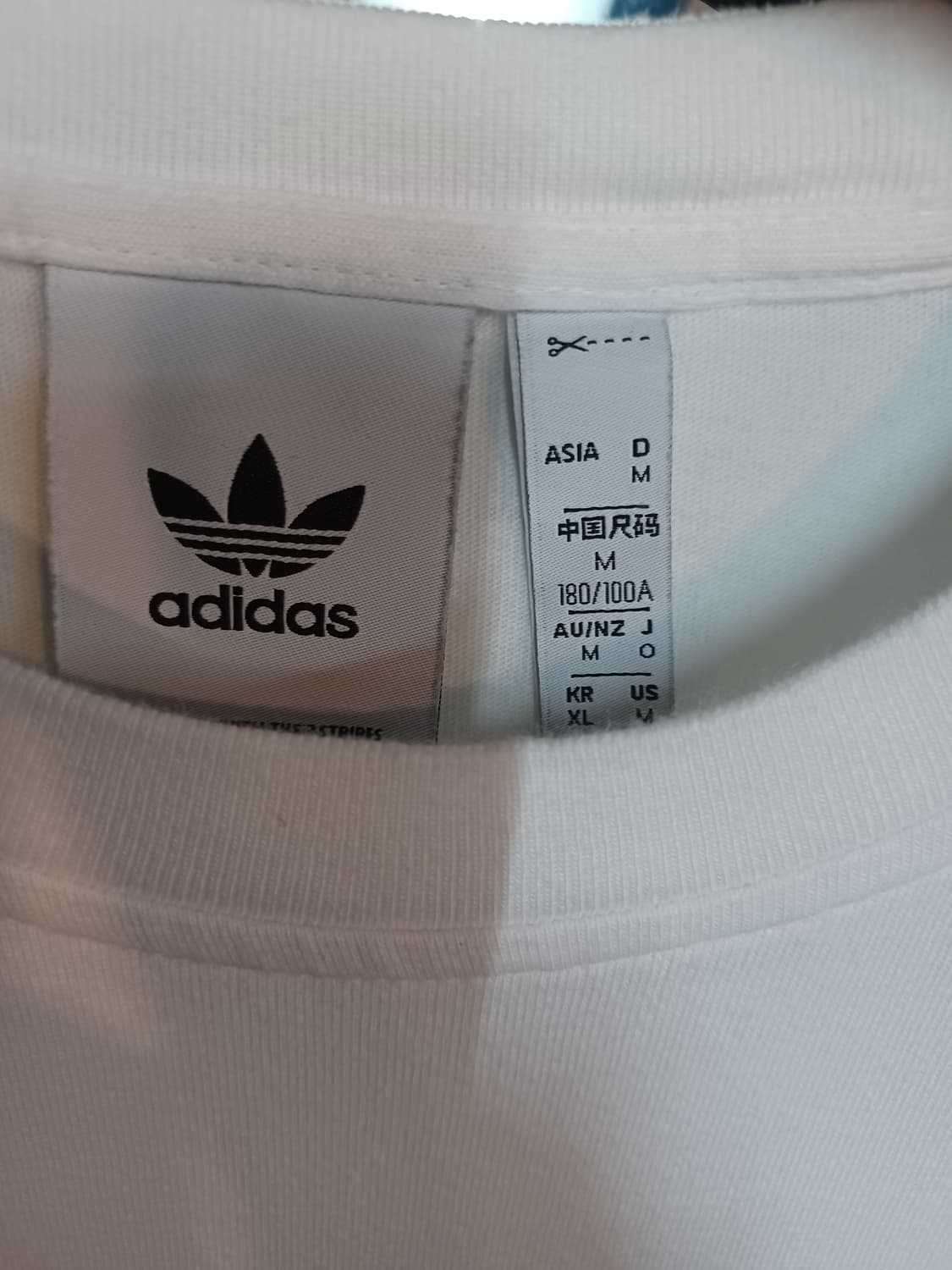 아디다스 테크 반팔티 xl 상품이미지4