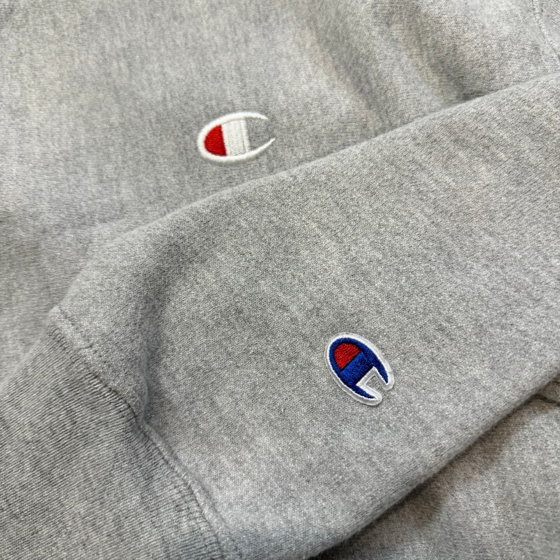 챔피온 리버스위브 그레이 맨투맨 상품이미지3