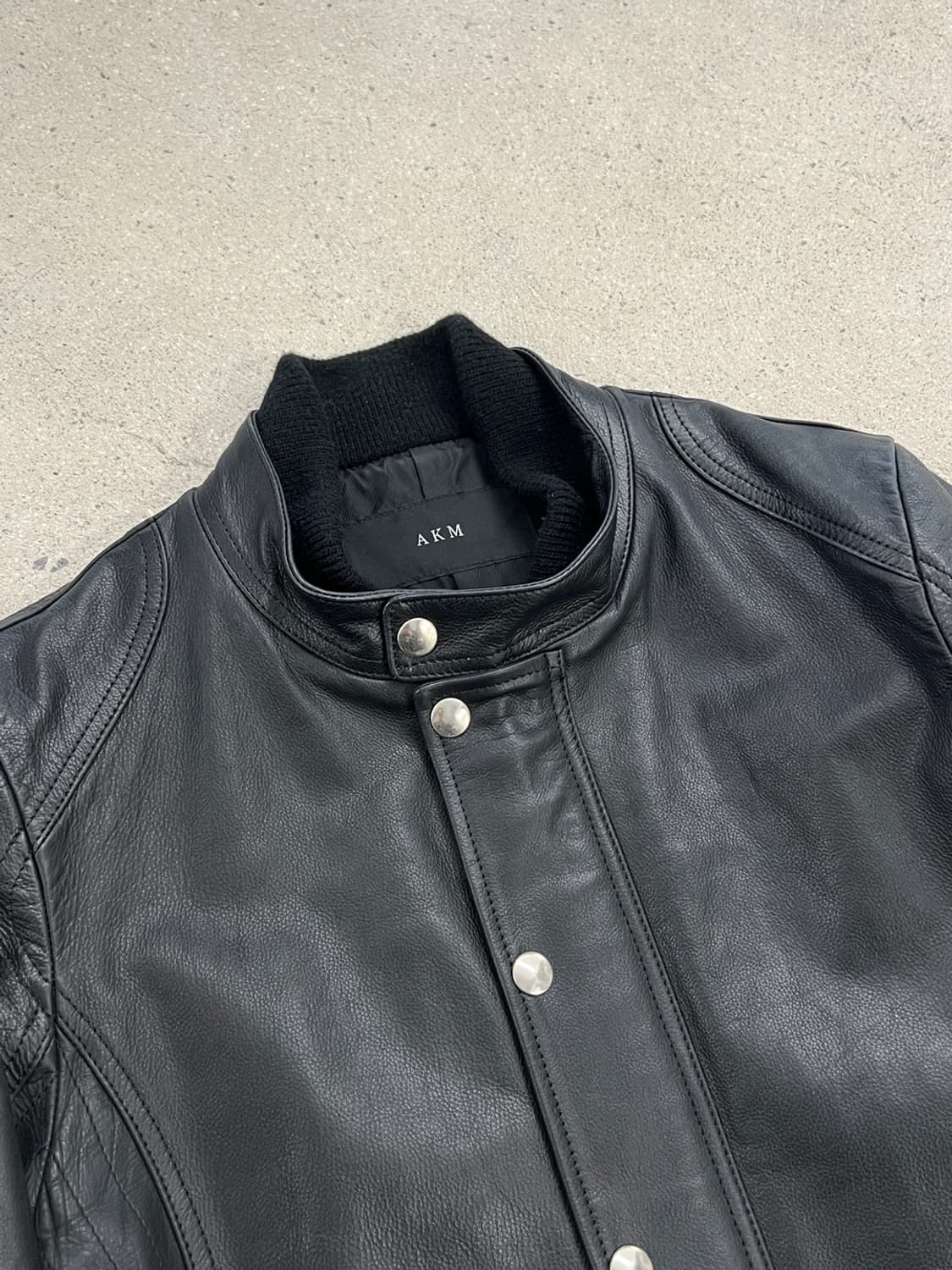 AKM 리브 하이넥 카우 레더 자켓 상품이미지5