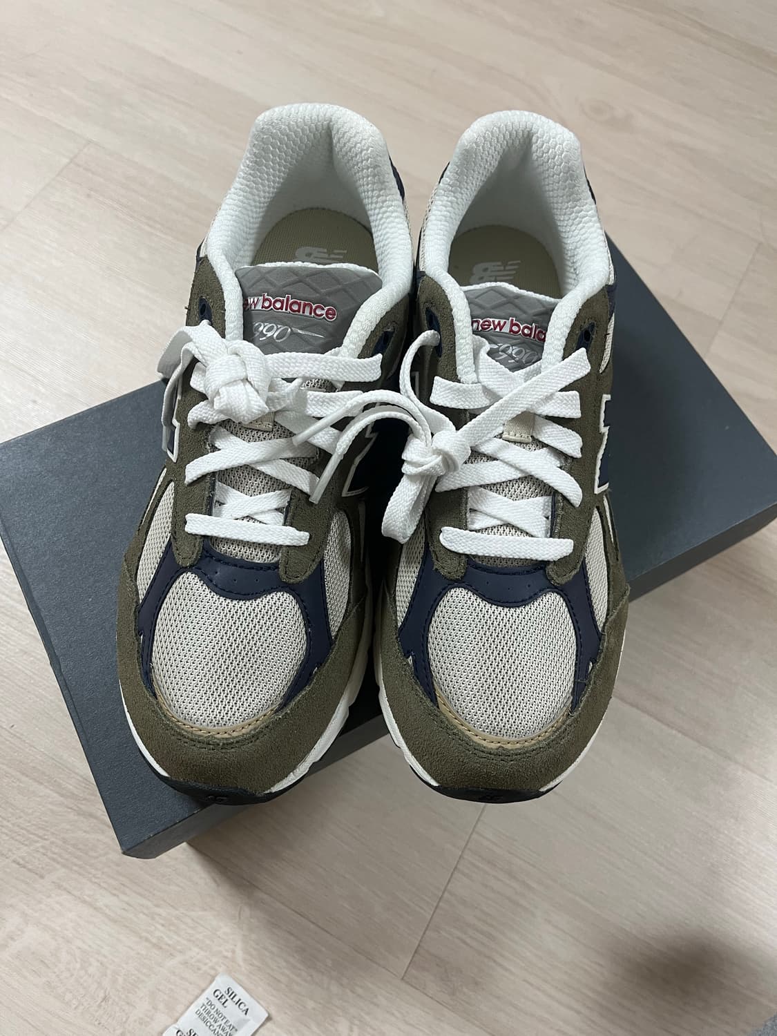 뉴발란스 990 v3 올리브 상품이미지2