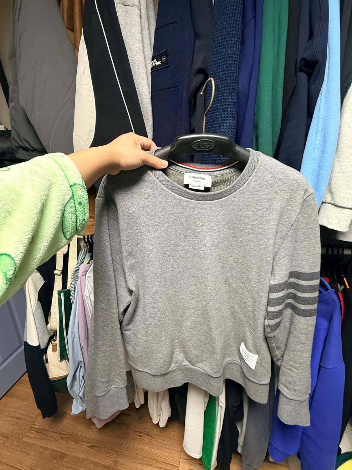 톰브라운 그레이 사선완장 맨투맨 사이즈3 상품이미지3