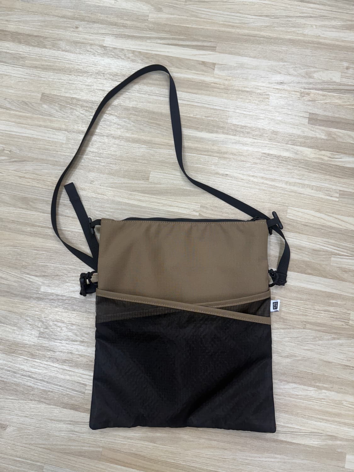 헬리녹스x유니클로 사코슈 블랙탄 팔아요 상품이미지2