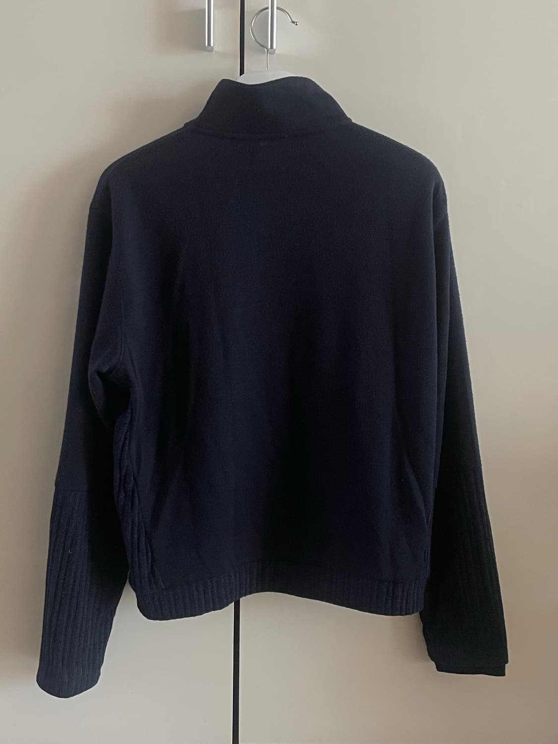 해칭룸 더블 슬리브 트랙 가디건 네이비 상품이미지4