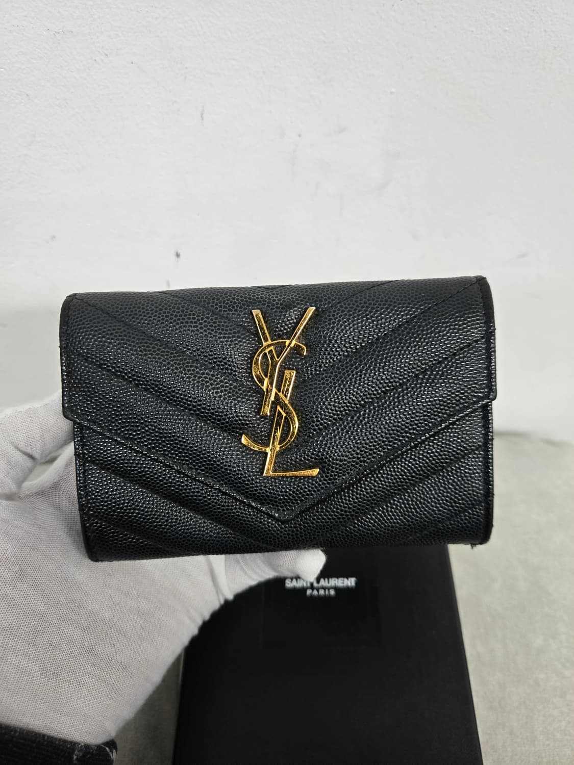 [보증서 정품] 입생로랑 엔벨로프 반지갑 상품이미지4