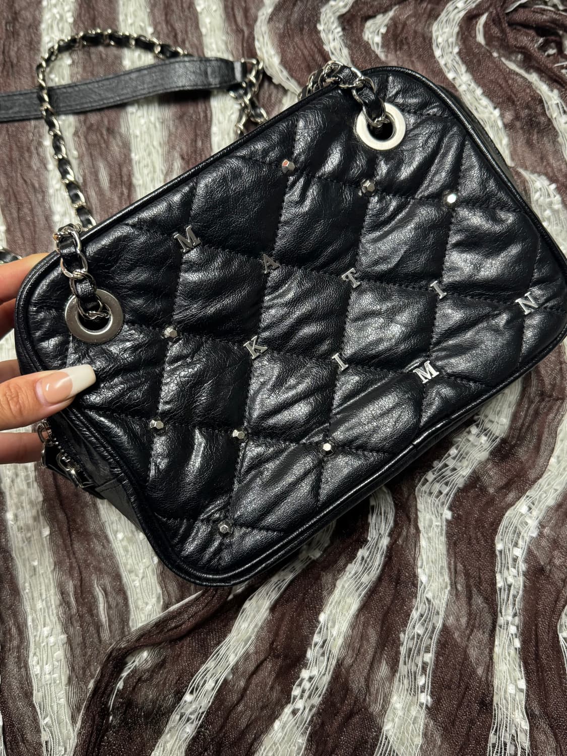 마뗑킴 스터드 미들 퀄팅백 상품이미지1