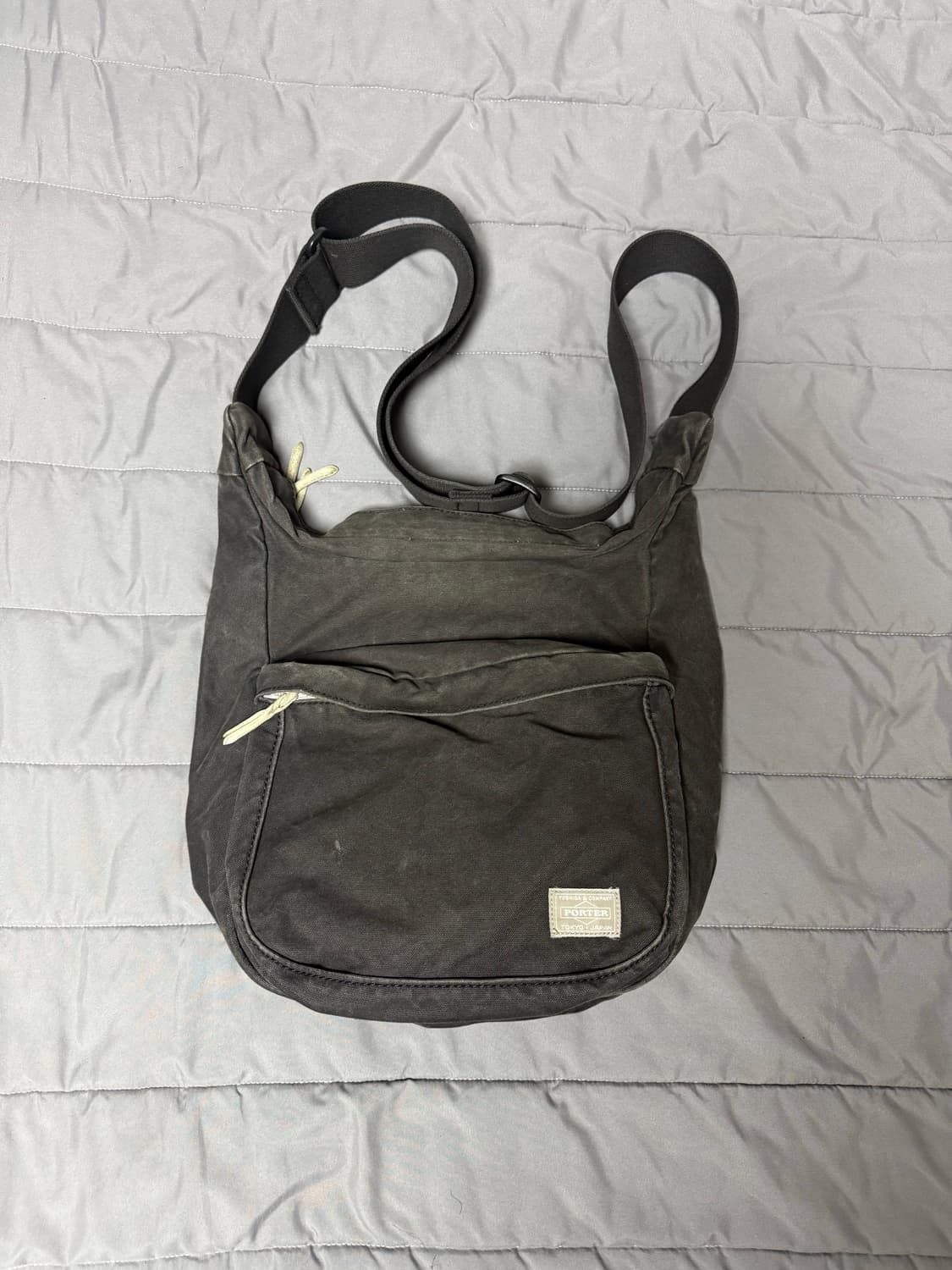 포터 숄더백 그레이 상품이미지1