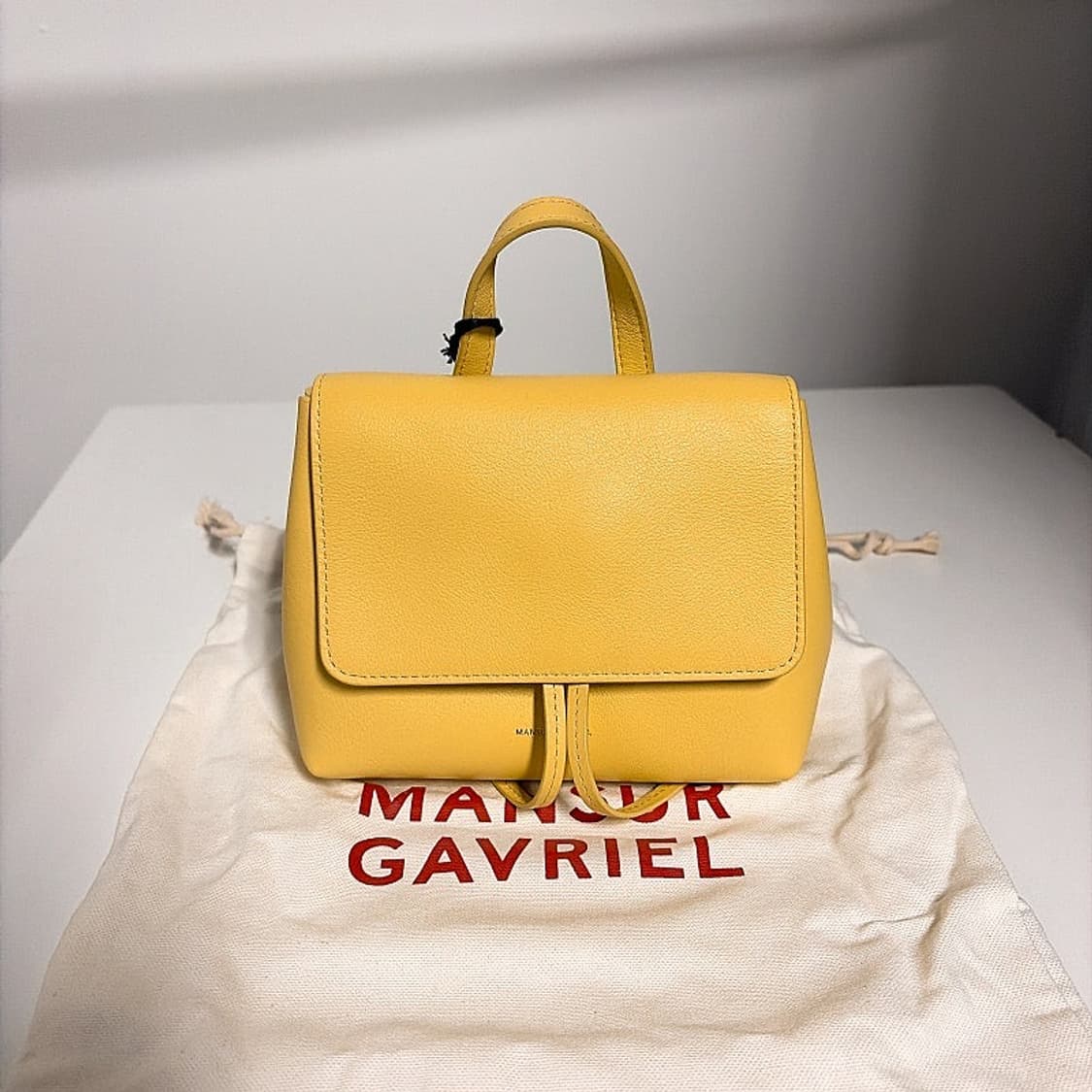 (정품/새상품) 만수르 가브리엘 여성 바나나 소프트 레이디 미니 크로스백 상품이미지1