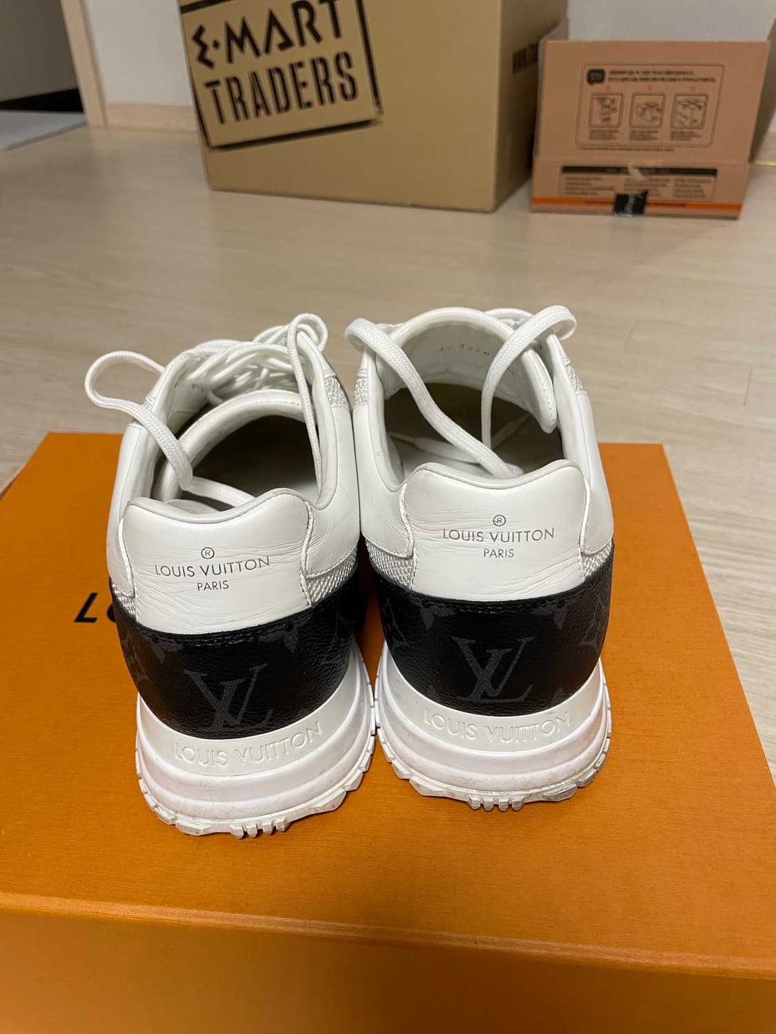 루이비통 런어웨이 스니커즈 7.5 남성 상품이미지2