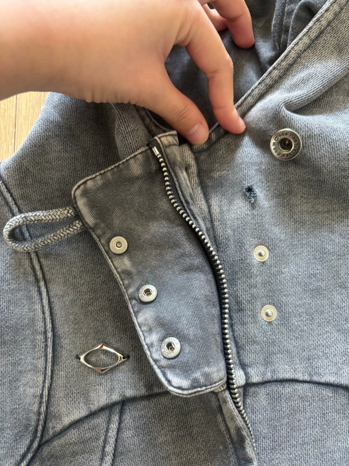 cut-off hoodie 컷오프 후디 washed charcoal 상품이미지3