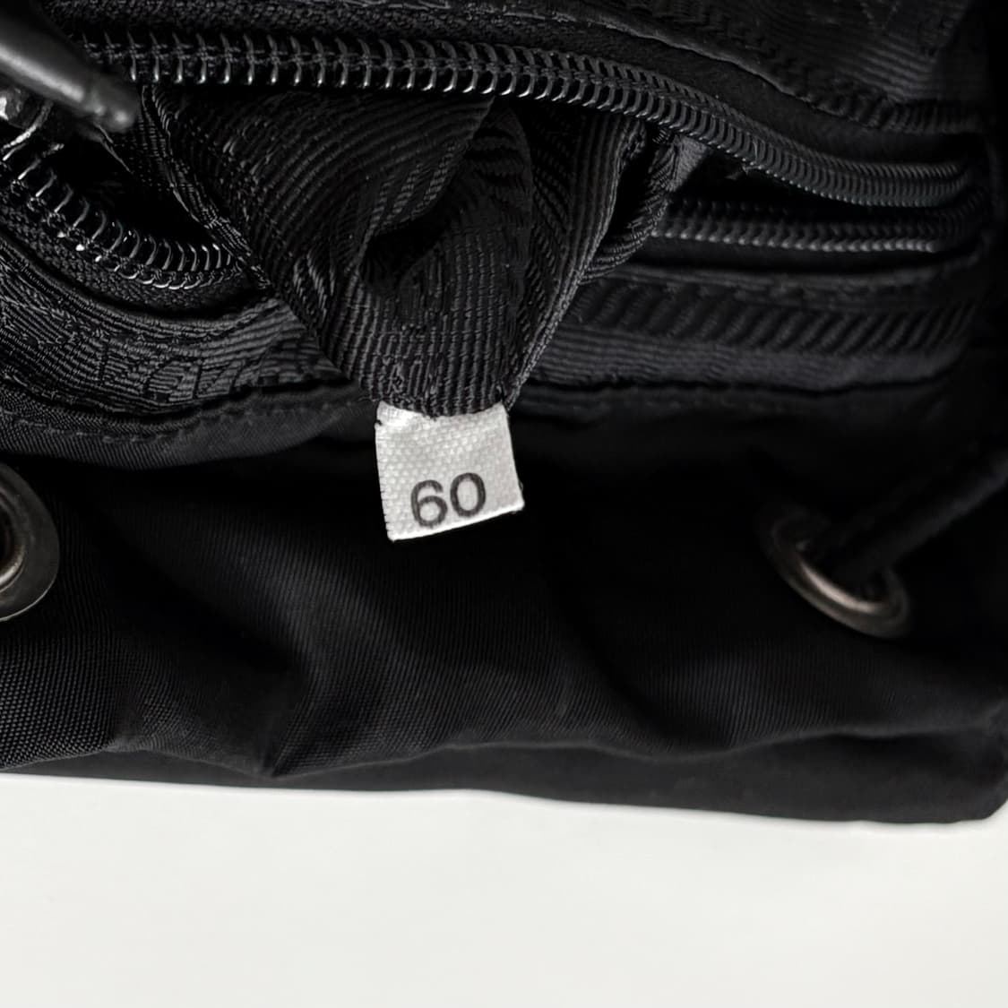 PRADA 프라다 삼각 플레이트 원포켓 백팩 상품이미지7