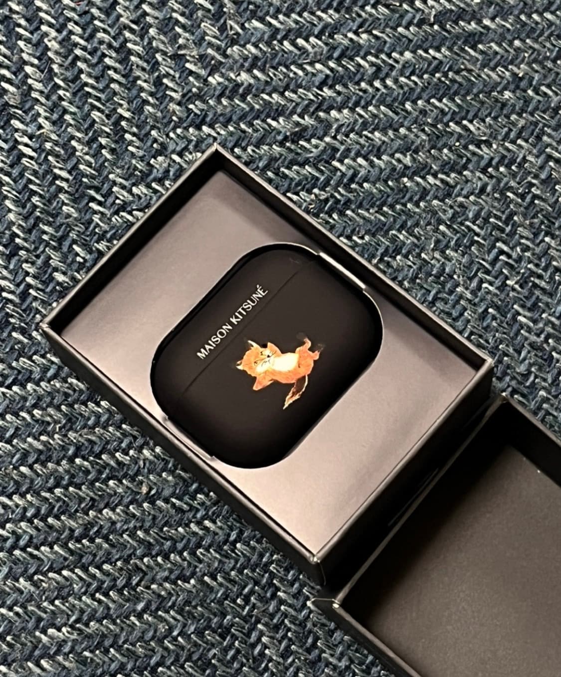 [새상품] 메종 키츠네 에어팟 프로 케이스 상품이미지1