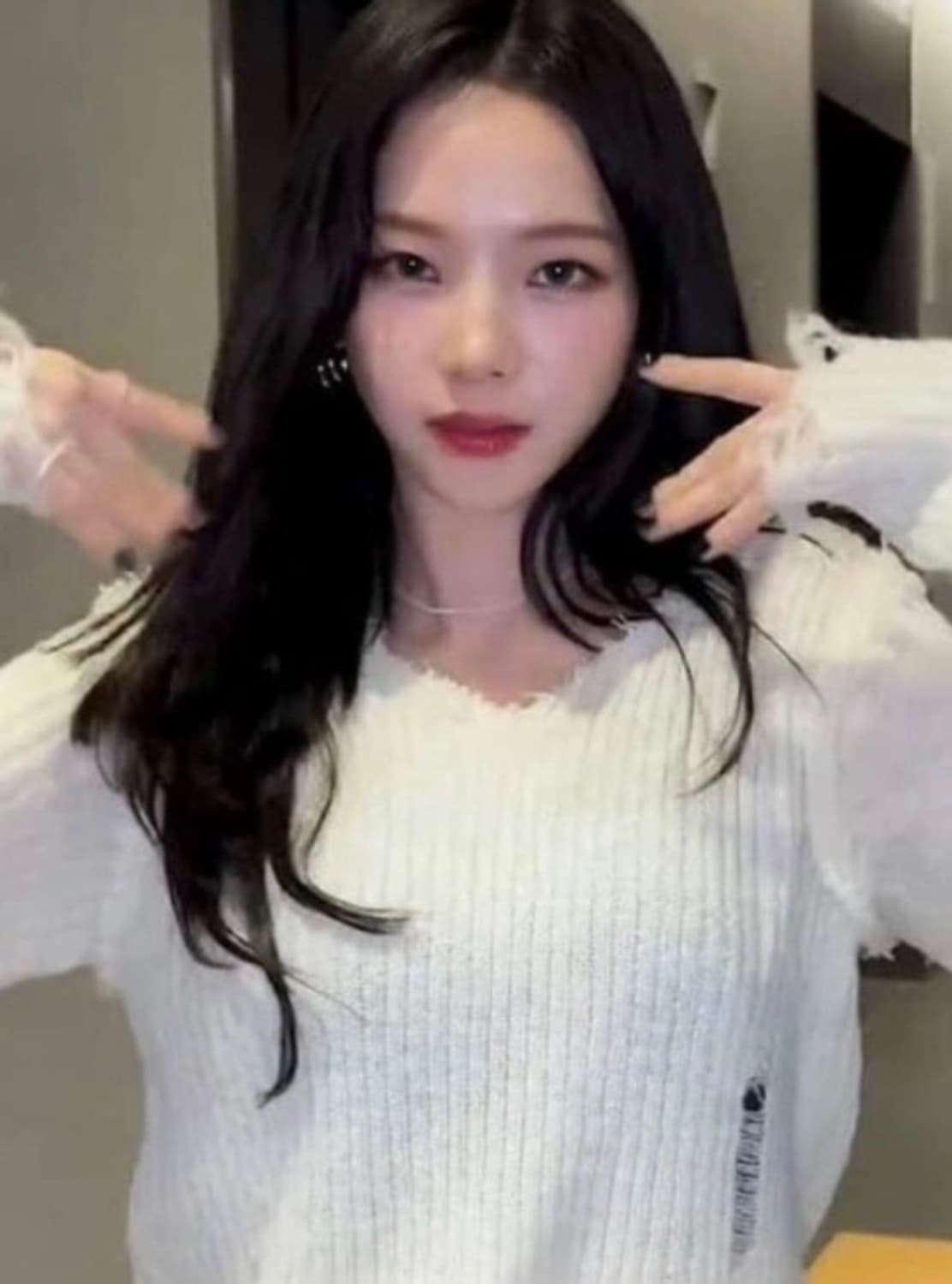 카리나 니트 팝니다 상품이미지1