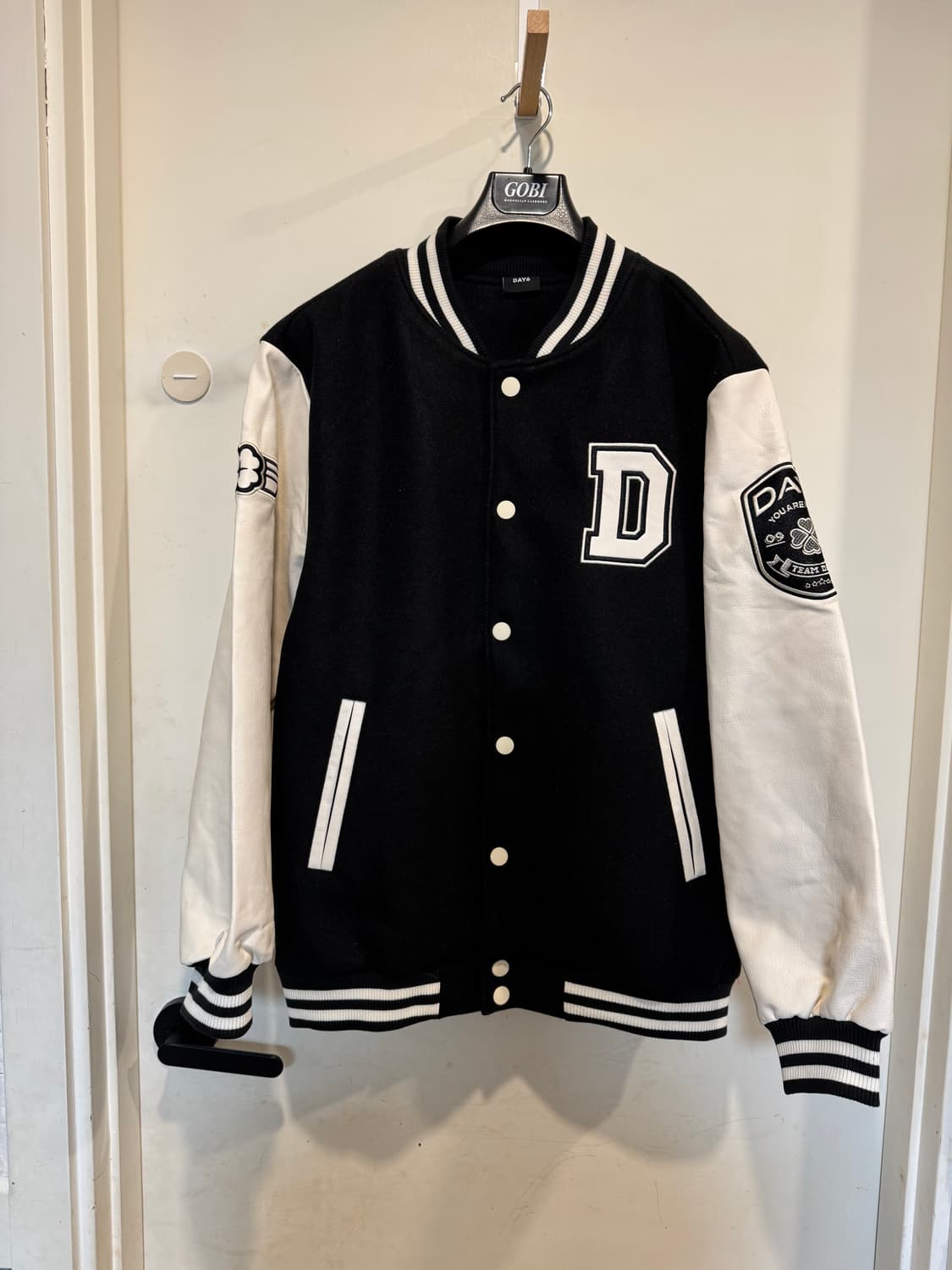 데이식스 DAY6 바시티 자켓 상품이미지1