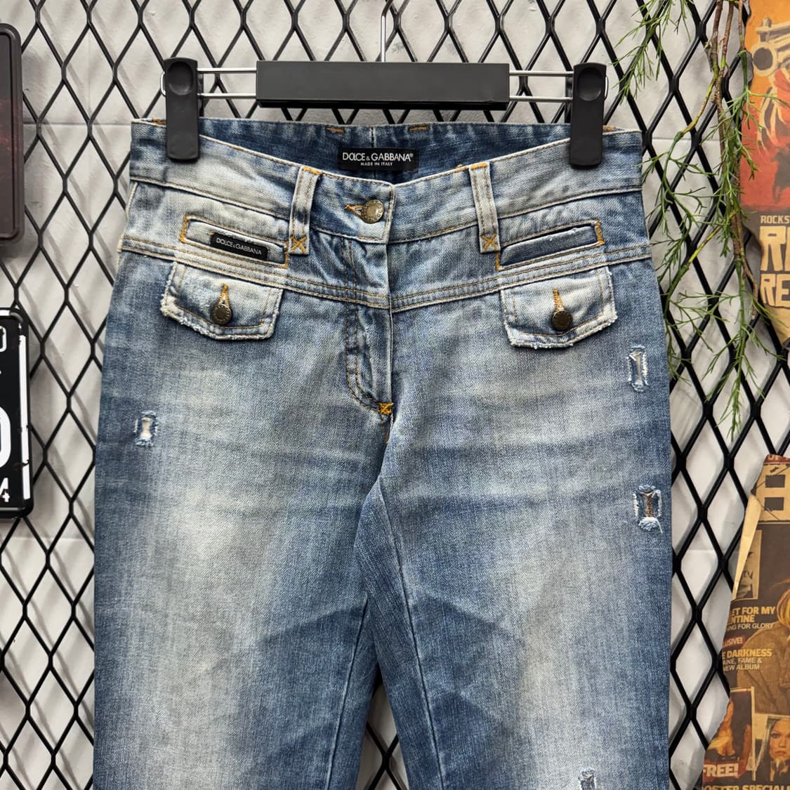 00s 돌체앤가바나 디스트레스드 데님 팬치 후면 로고 포인트 연청 상품이미지3