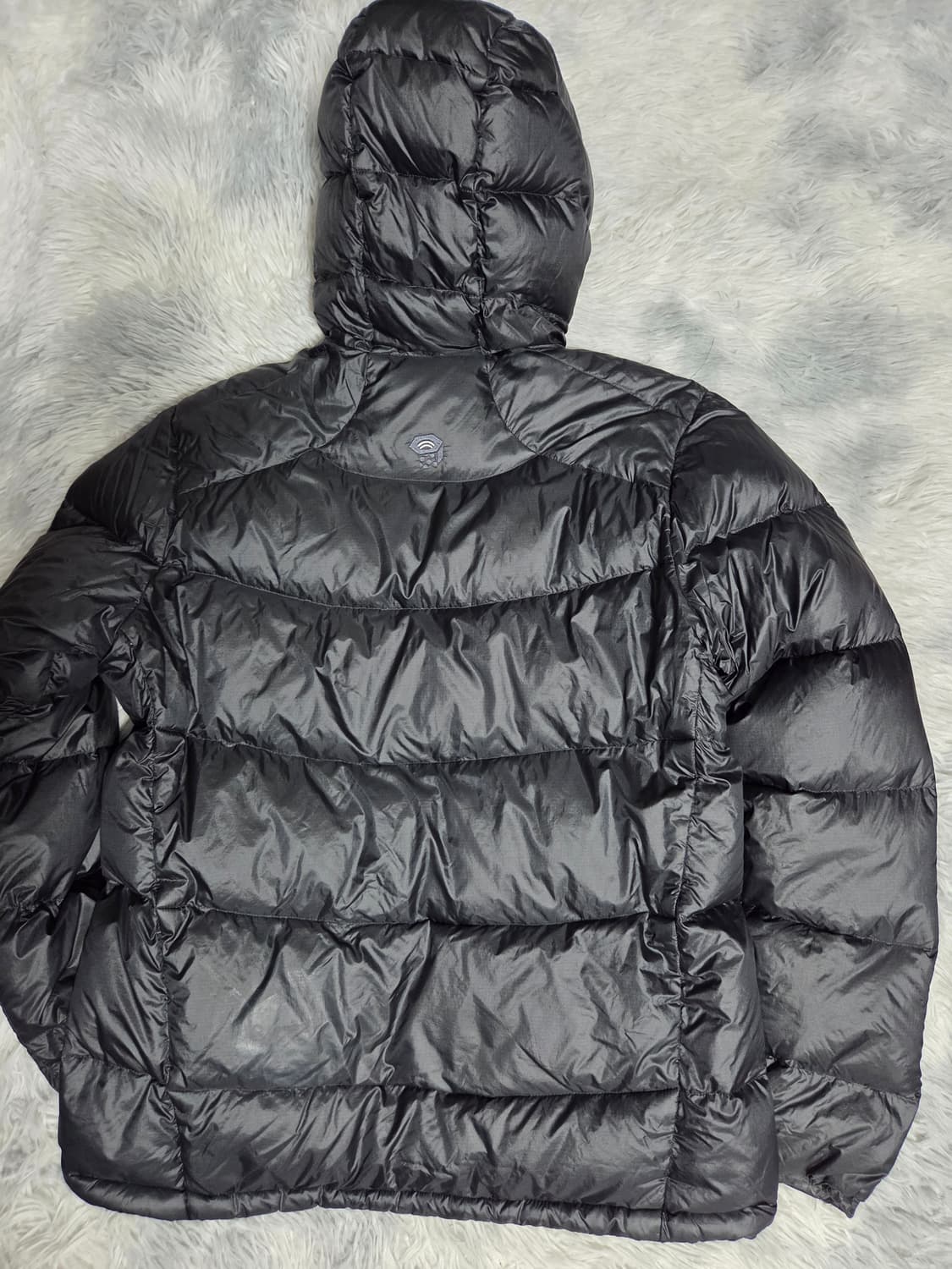 마운틴하드웨어 고프코어 블랙 패딩 상품이미지2