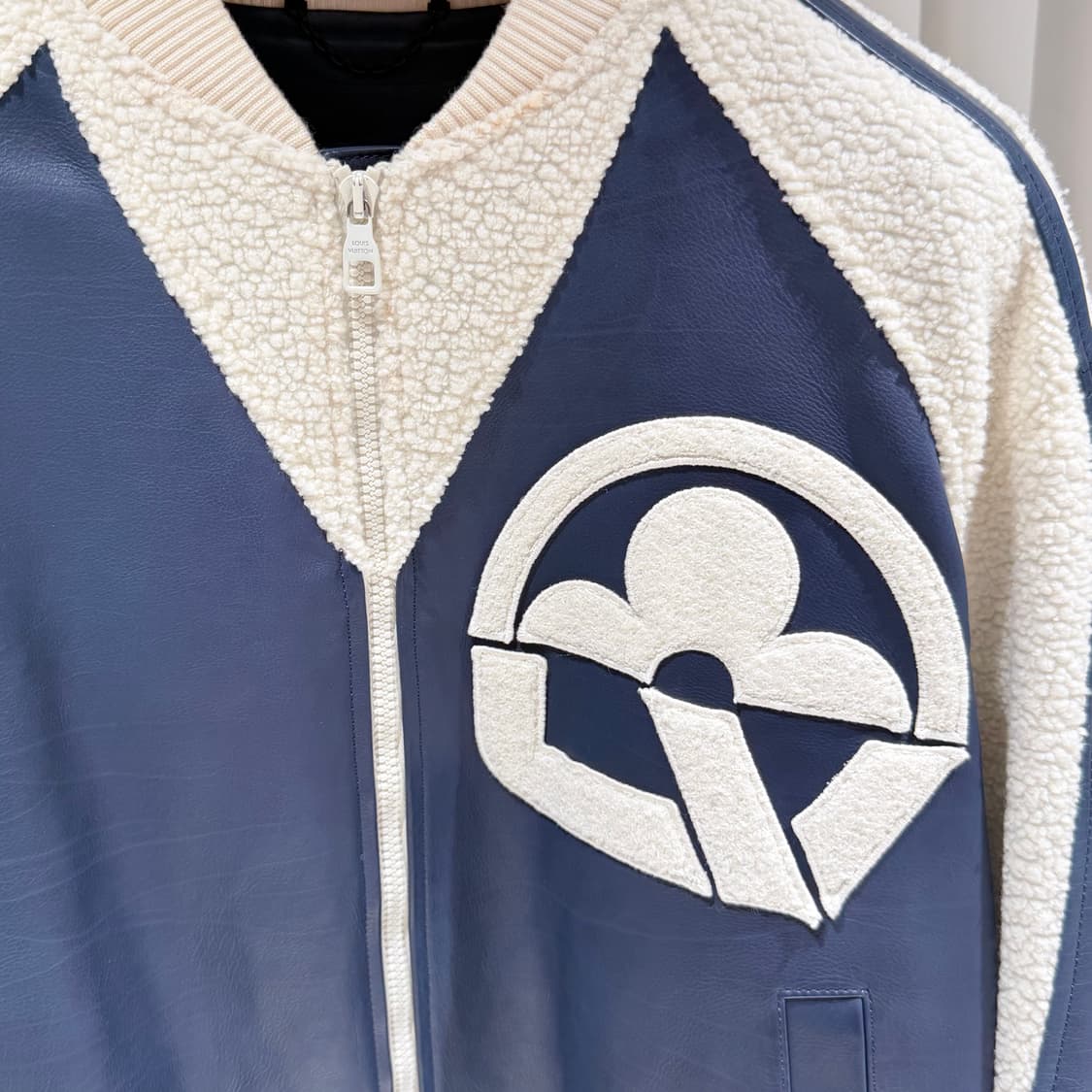 (S+ / 50) / 루이비통 플라워 믹스 레더 테디 바시티 블루종 상품이미지4