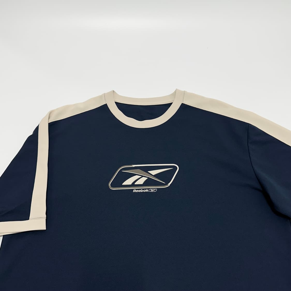 리복 블록코어 센터 로고 반팔티 상품이미지3