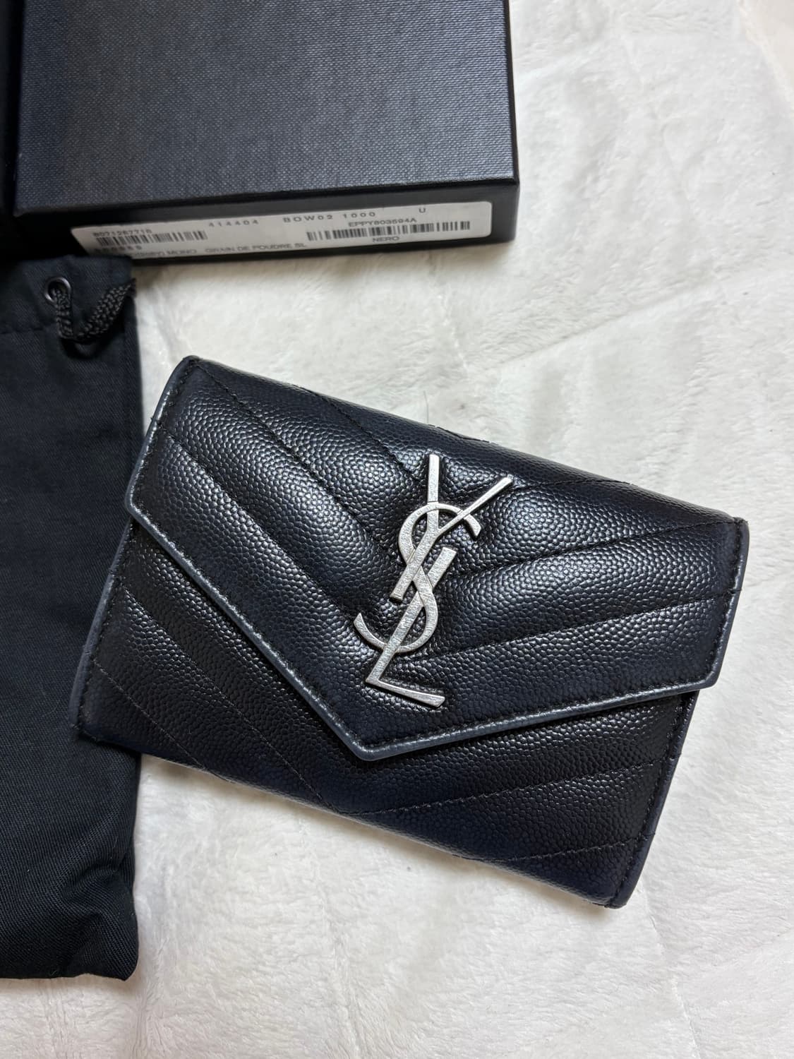 입생로랑 은장 지갑 상품이미지2