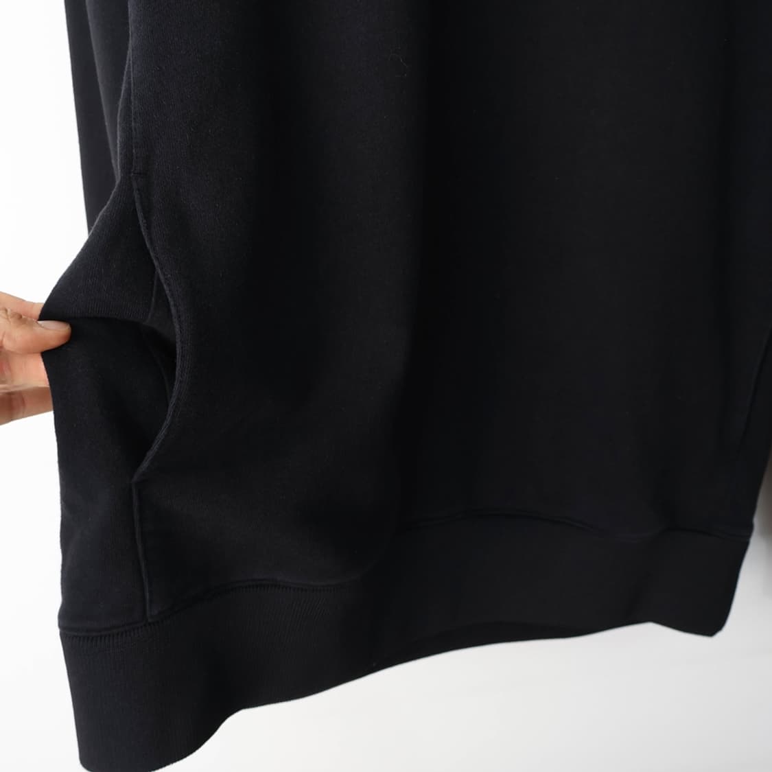 100/솔리드옴므 백로고 맨투맨 상품이미지6