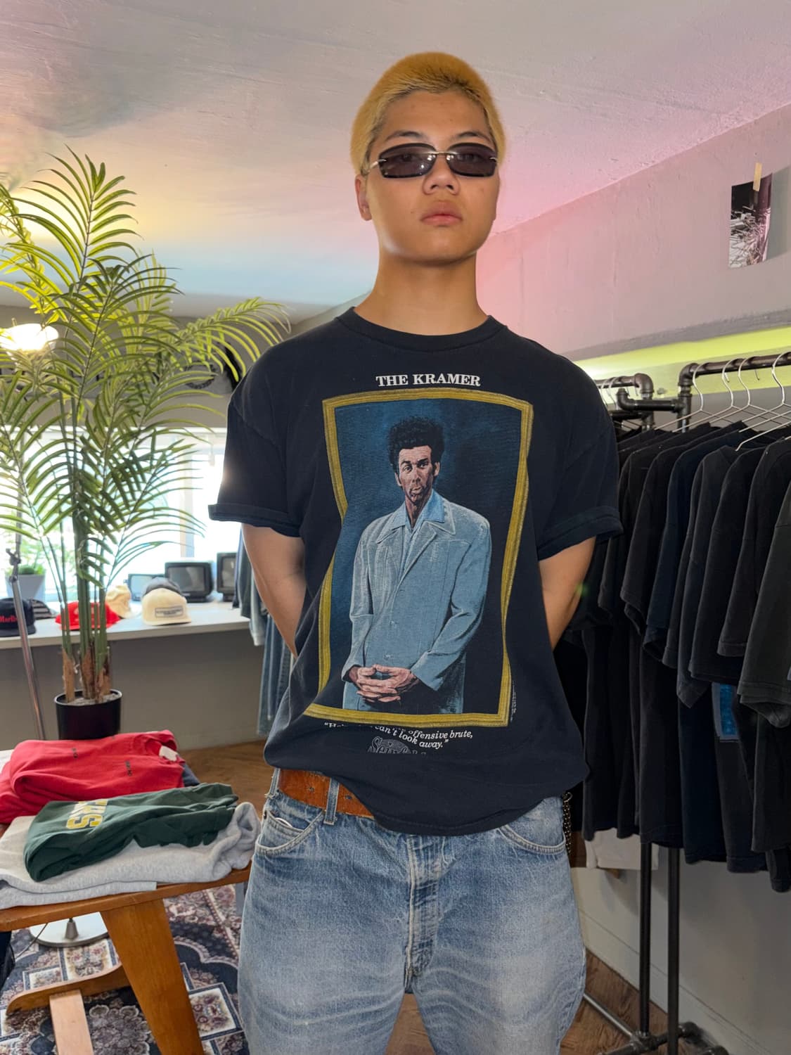 90‘s Seinfeld Cosmo Kramer print faded T 상품이미지3