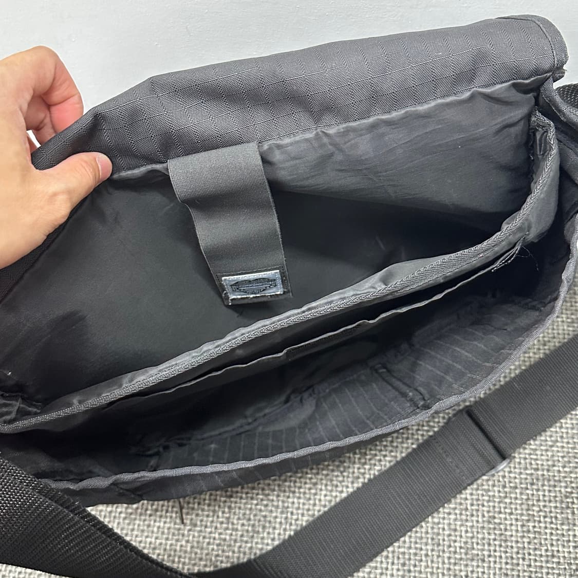 칼하트 빈티지 메신저백 F 상품이미지7