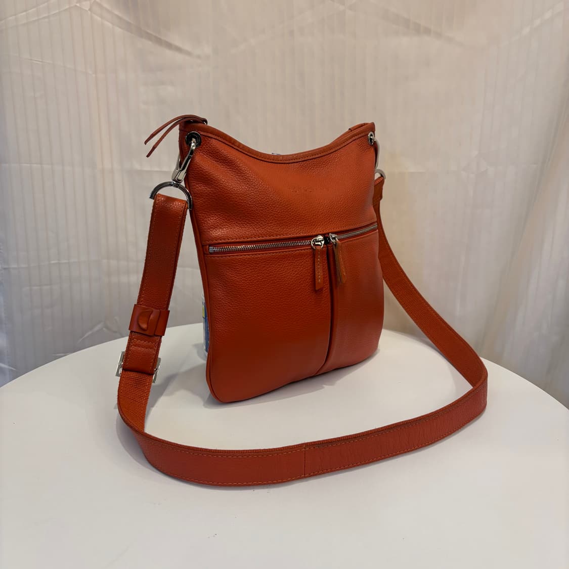 정품 롱샴 가죽 크로스백     상품이미지3