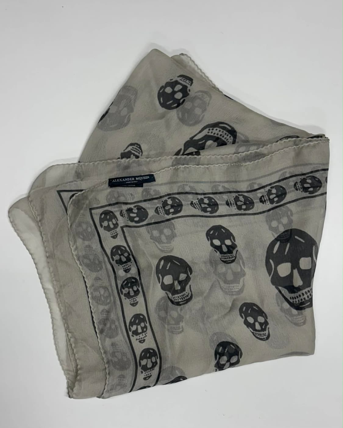 알렉산더 맥퀸 스컬 실크 스카프 상품이미지1
