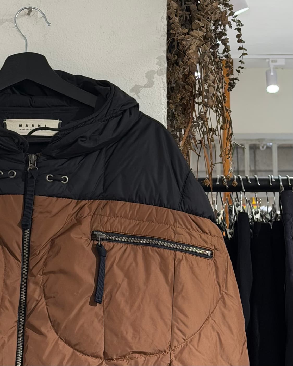 마르니 브라운 블랙 배색 윈터 컬렉션 2011 케이프 덕 다운 패딩 상품이미지3
