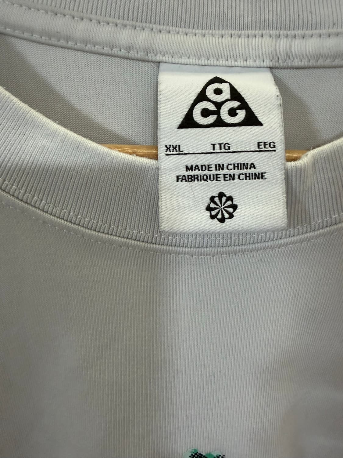 나이키 ACG 화이트 반팔 티셔츠 xxl 상품이미지5