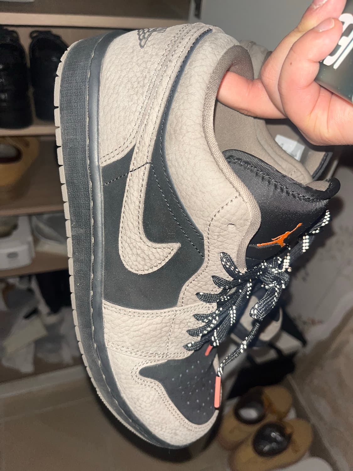 나이키 에어 조던 1 로우 SE 블랙 올리브 그레이 상품이미지4