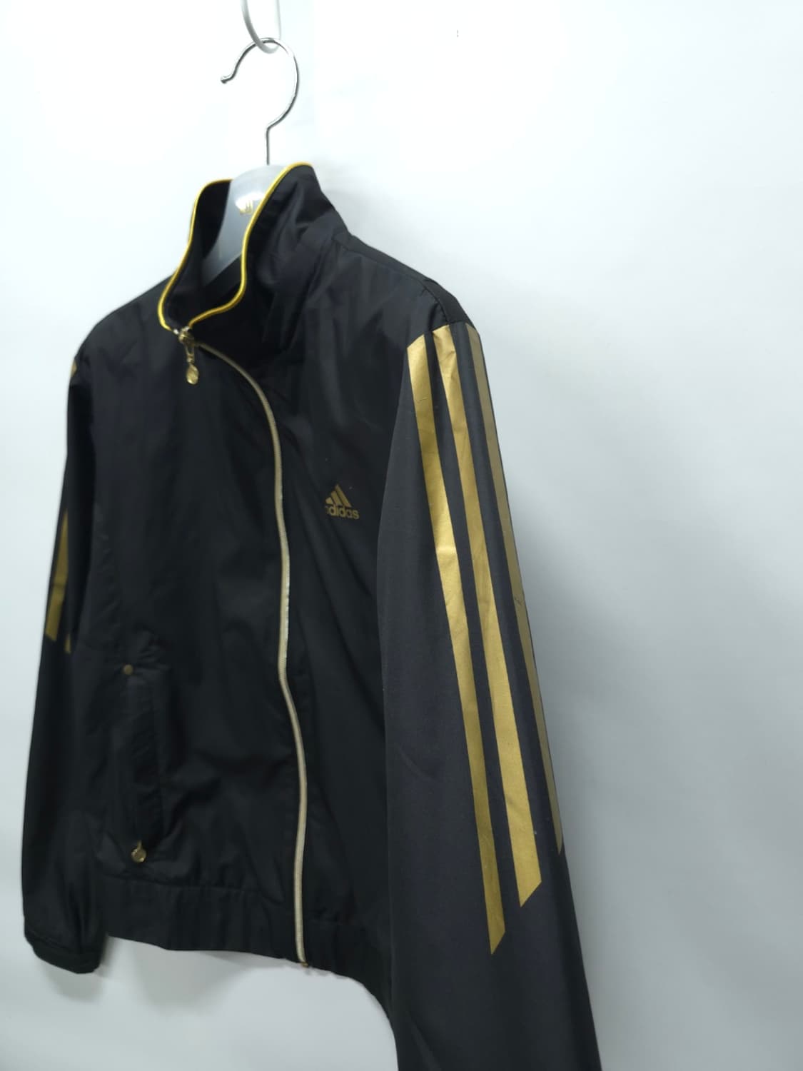 아디다스 여성 블랙 & 골드 윈드브레이커 (55~66) 상품이미지5