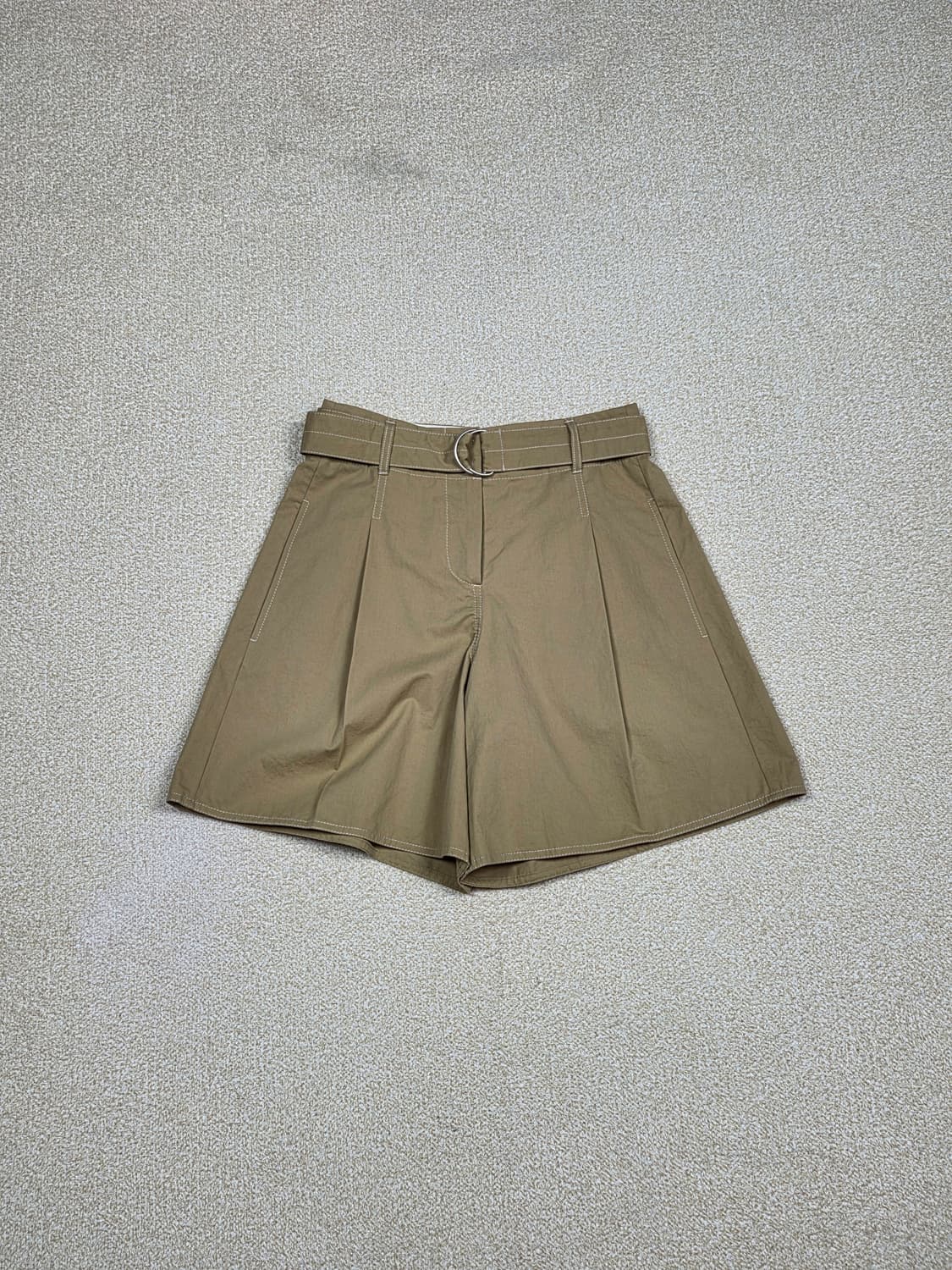 [스튜디오 톰보이] 벨티드 스티치 A라인 하프 팬츠 | S00149 상품이미지1