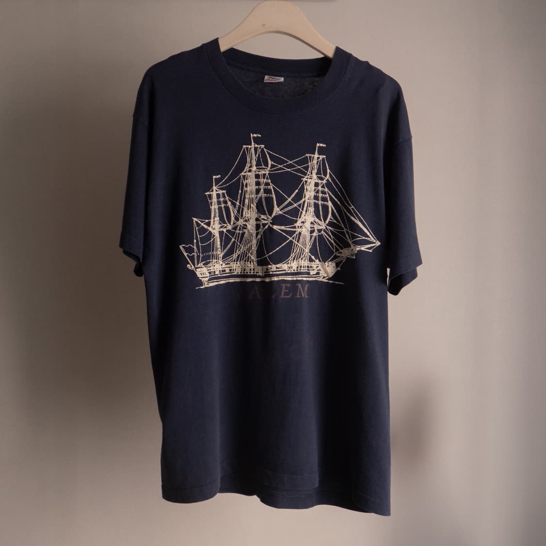 90s SALEM SHIP T shirt / XL 상품이미지1