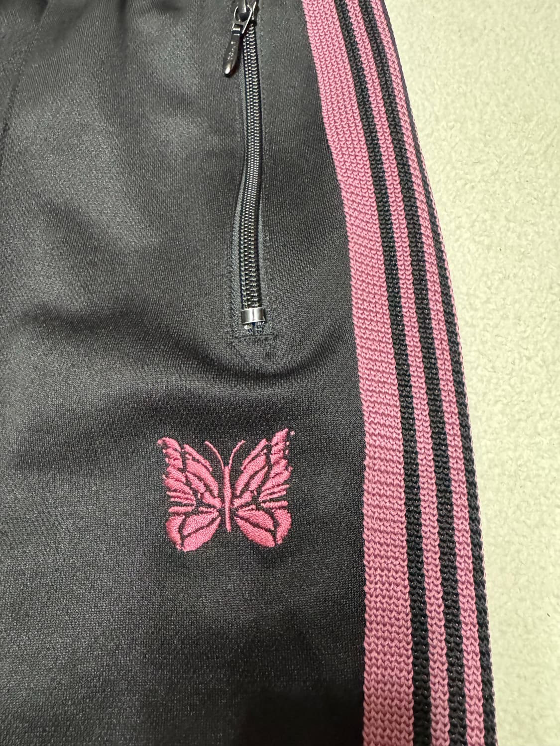 니들스 트랙팬츠 블랙 핑크 L 상품이미지2