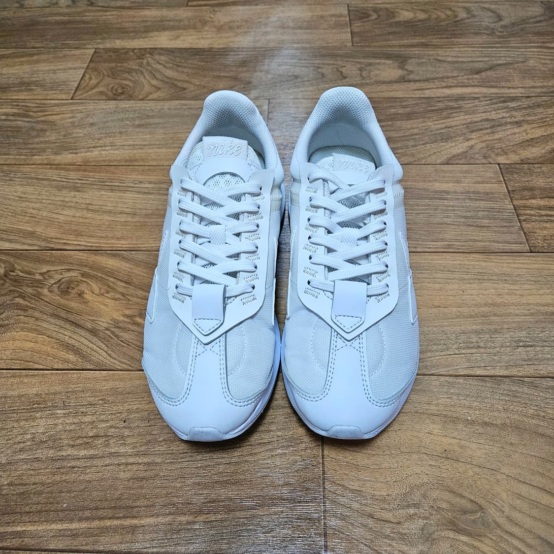 나이키 에어맥스 프리데이 240 상품이미지2