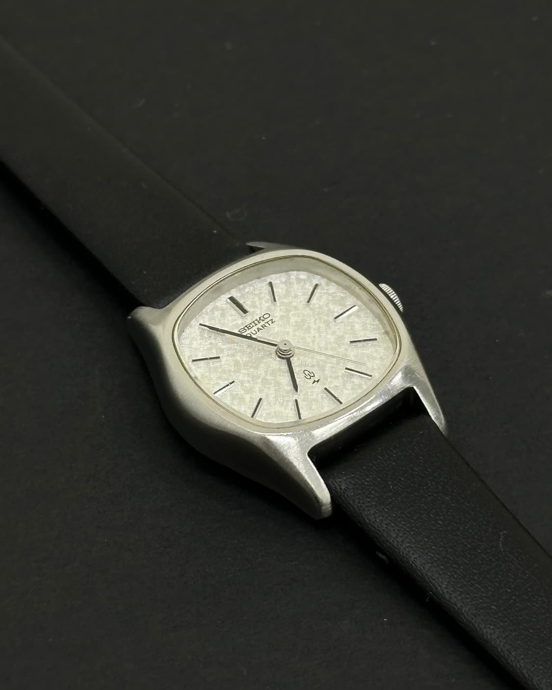 세이코 토노형 케이스 쿼츠 시계 상품이미지5