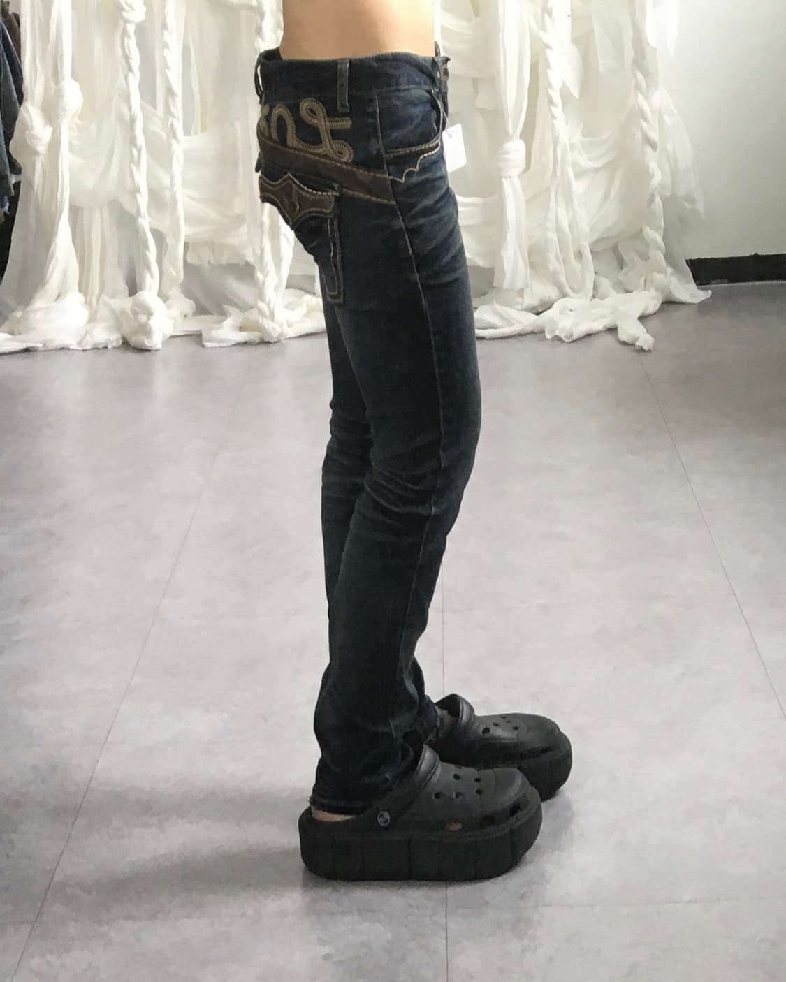 back patch point washing denim pants 상품이미지9