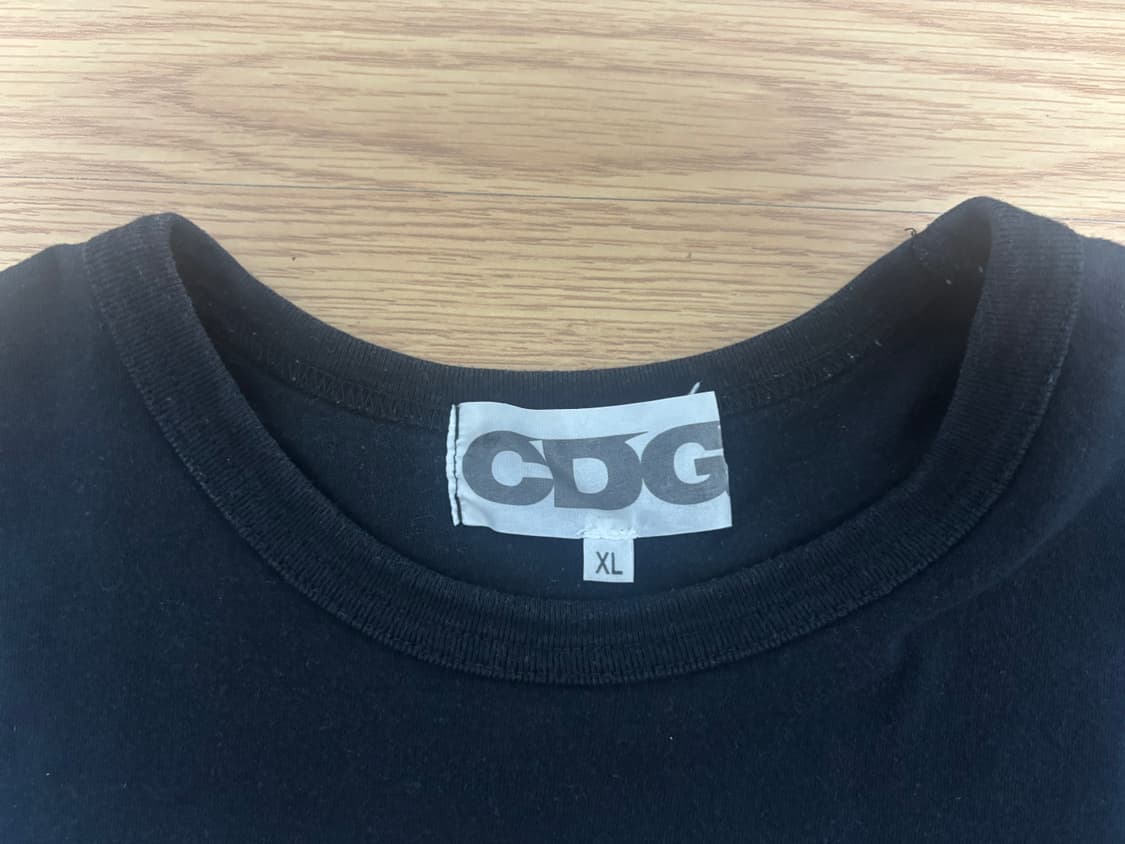 CDG 꼼데가르송 반팔 티셔츠 L-XL 상품이미지5