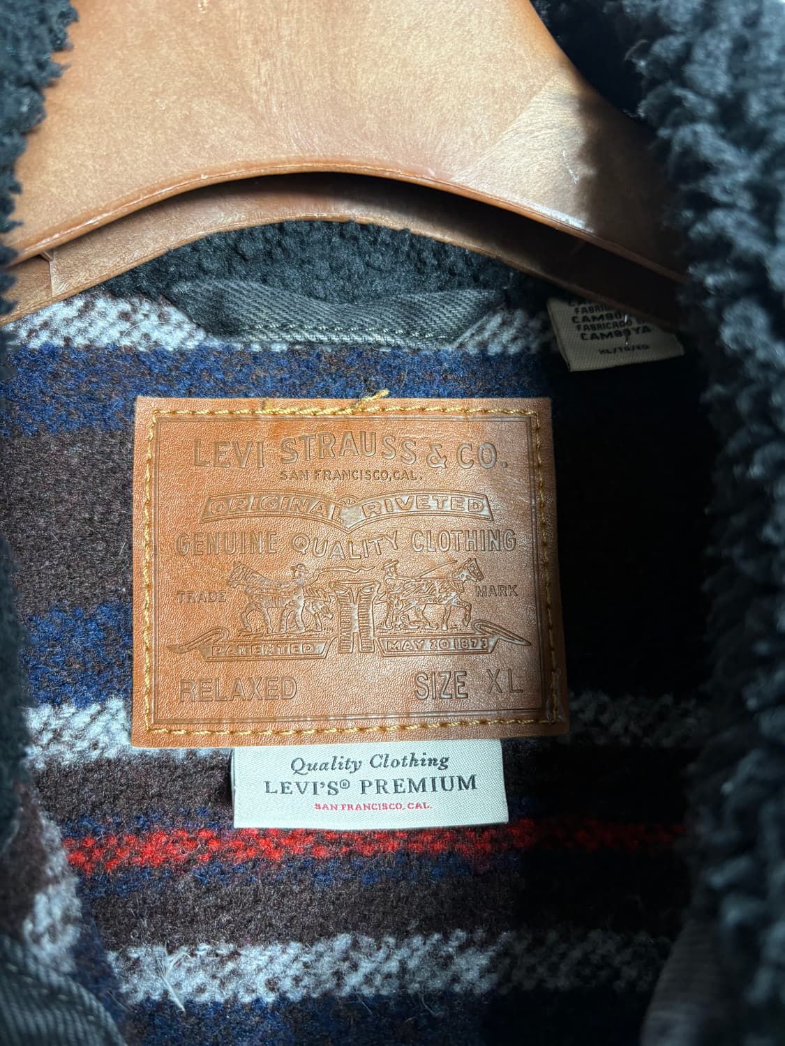 Levis 리바이스 프리미엄 시어링 카라 흑청 쉐르파 데님 자켓 1세대 상품이미지4