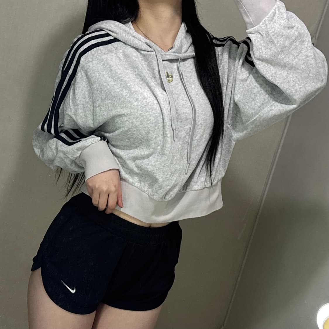 아디다스 불꽃 파이어버드 크롭 후드티 상품이미지4