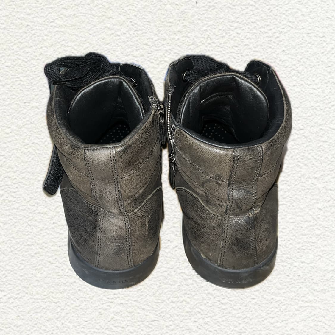 프라다 블랙 가죽 하이탑 스니커즈 9사이즈 (275) 상품이미지6