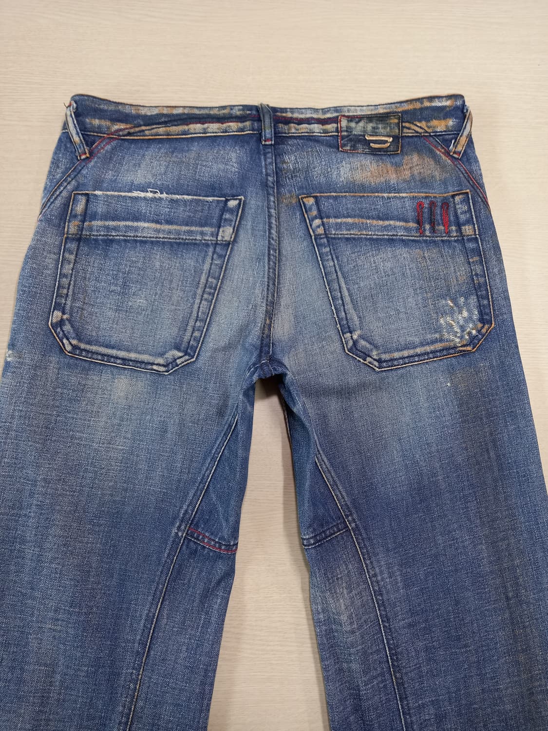 32 DIESEL 데미지워싱 세미와이드진 32-373 상품이미지4