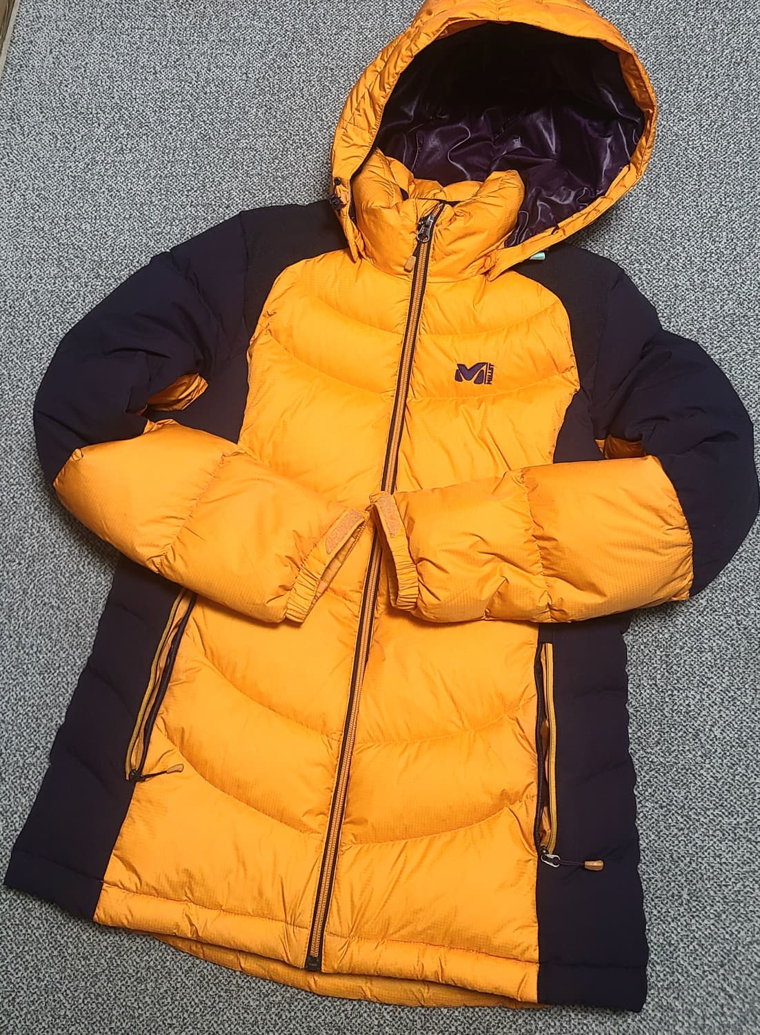 밀레 덕다운 여성 패딩  100L  로 90-95  적당 상품이미지1