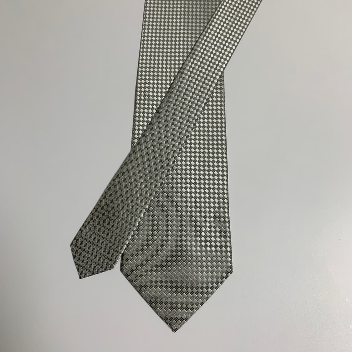 버버리(BURBERRY) 화이트컬러 체크넥타이 명품 100실크 A+등급 상품이미지3