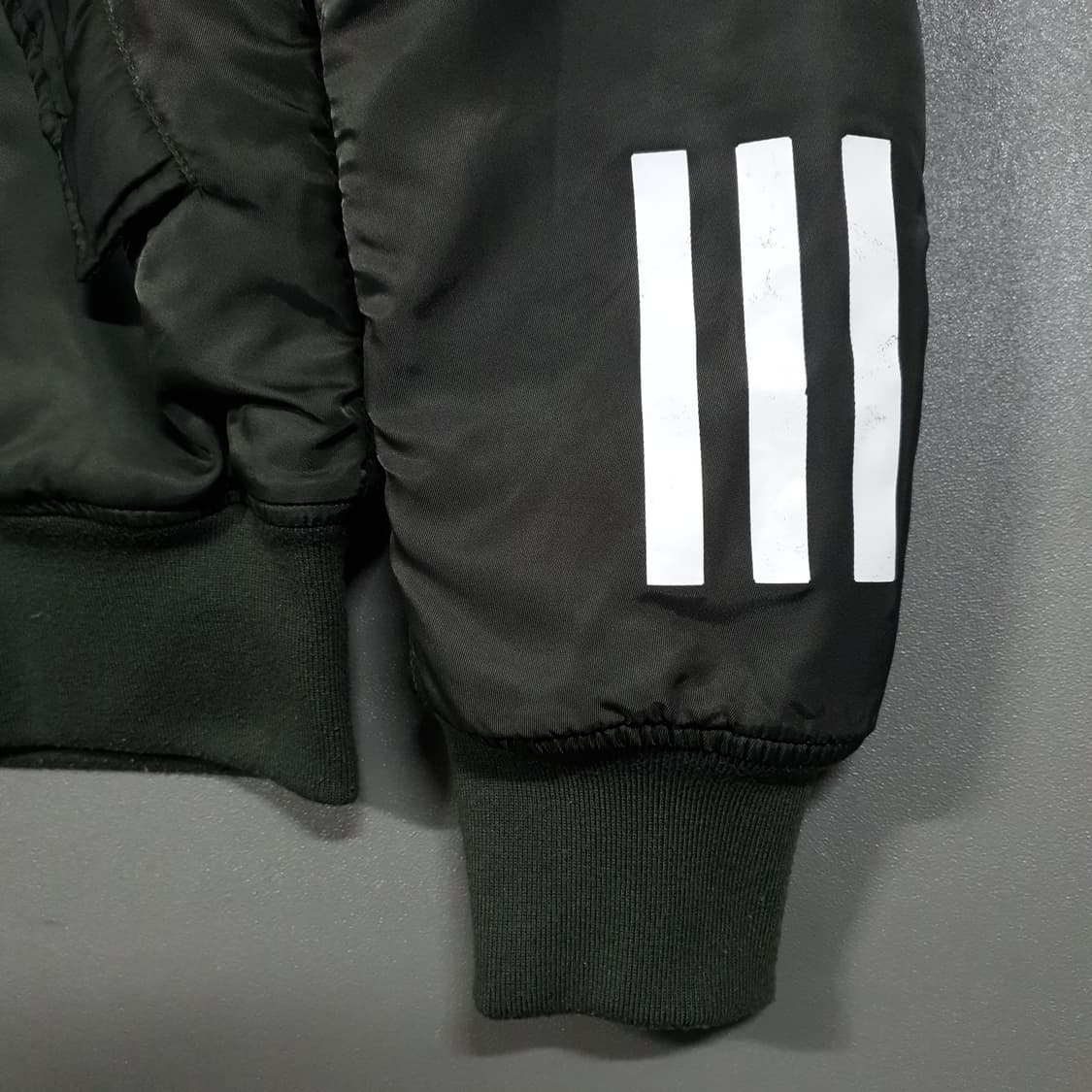 L (100) 아디다스 올드스쿨 누빔 MA-1 항공점퍼 봄버 자켓 카키 상품이미지2