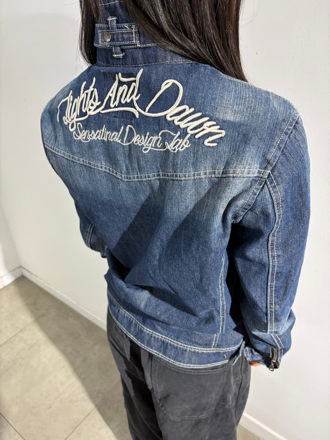 in the attic 데님 자수 자켓 상품이미지4