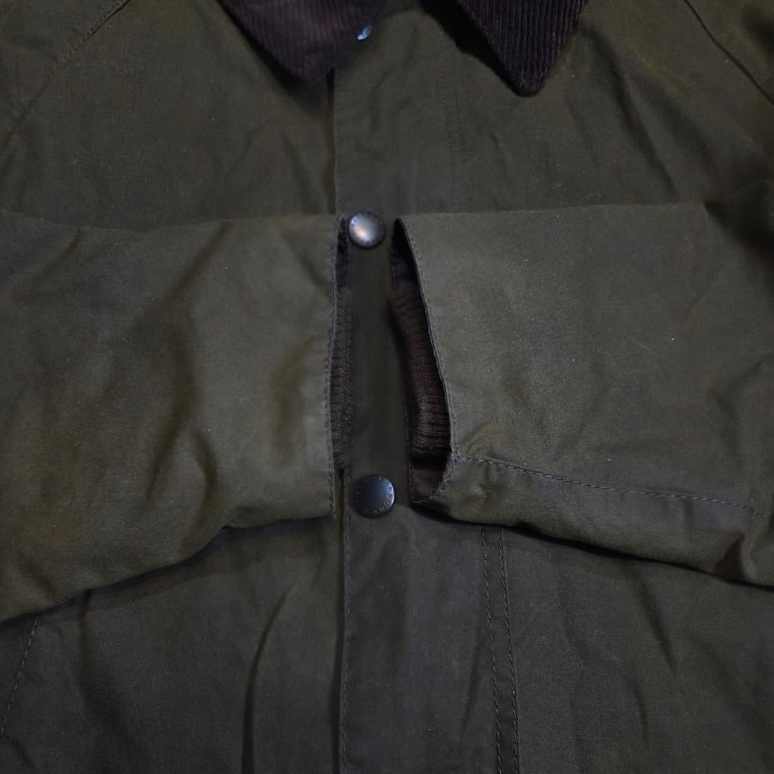 바버 비데일 왁스 자켓 (XL)
 상품이미지4