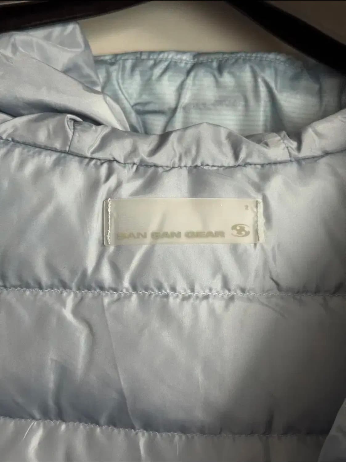 산산기어 24fw 경량패딩 스카이 블루 상품이미지4